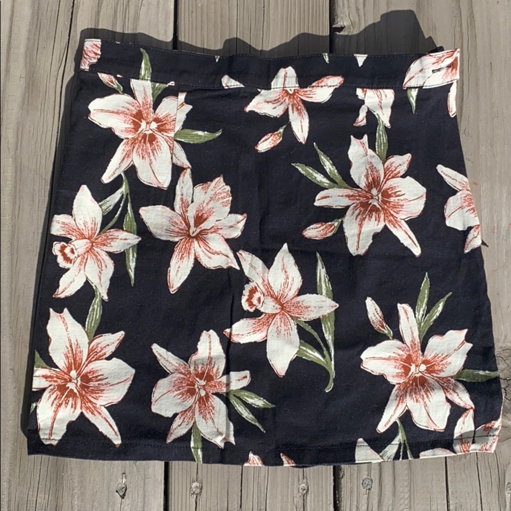 Forever 21 Floral Skirt 🌸 2 for $14 🌸